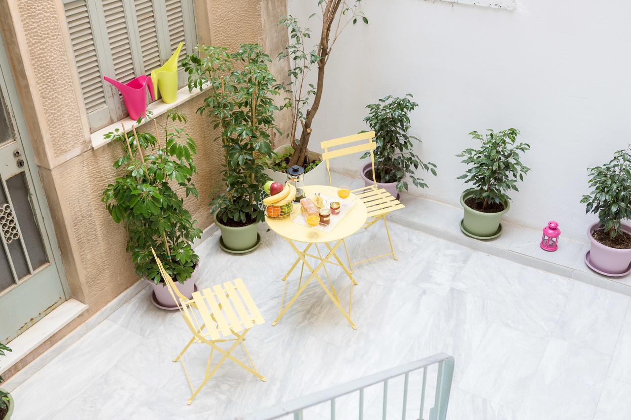 公寓 Grandma's Chic & Bright Athenian With A Patio 雅典